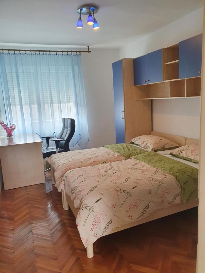 Apartman Noa Knin Exterior foto